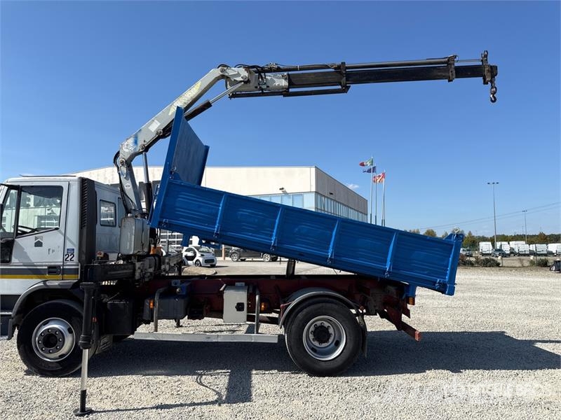 Iveco PM 4250 kg on Iveco ML 150E18 4x2 Dump Truck with 起重機卡車