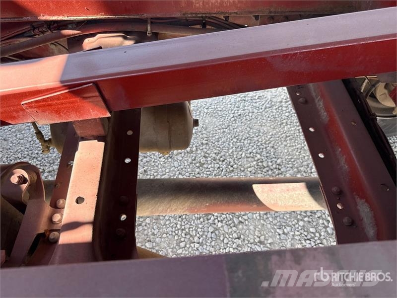 Iveco PM 4250 kg on Iveco ML 150E18 4x2 Dump Truck with 起重機卡車