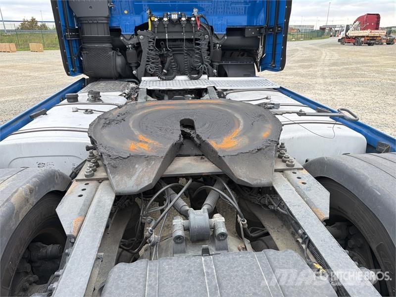 Iveco s-way 490 4x2 S/A Sleeper Truck Tractor Vlačilci