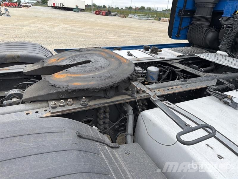Iveco s-way 490 4x2 S/A Sleeper Truck Tractor Vlačilci