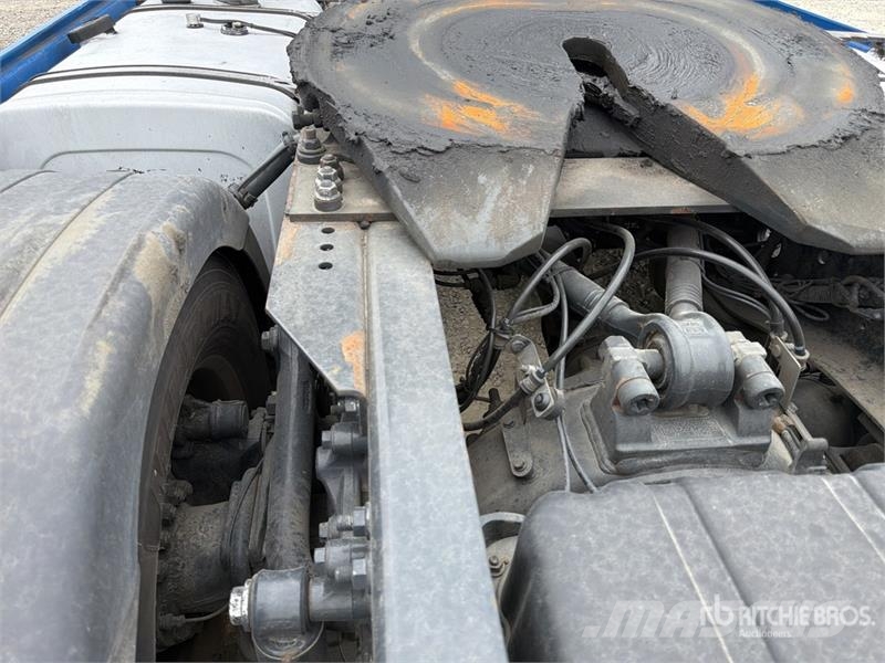Iveco s-way 490 4x2 S/A Sleeper Truck Tractor Vlačilci