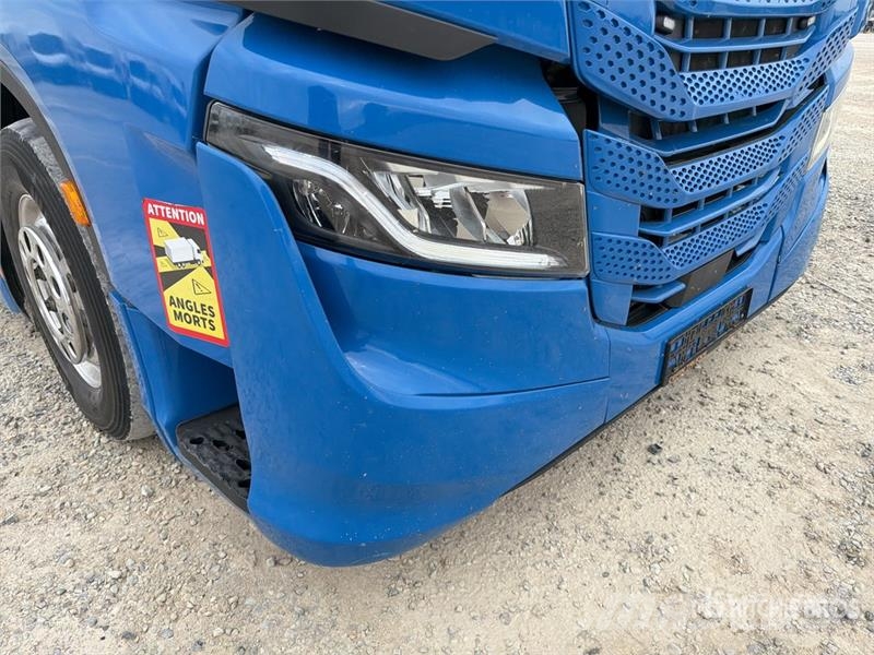 Iveco s-way 490 4x2 S/A Sleeper Truck Tractor Vlačilci