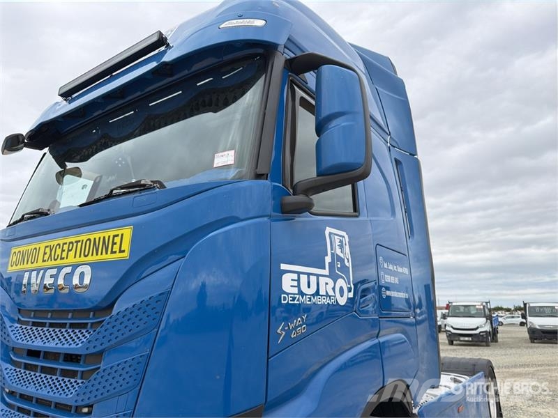 Iveco s-way 490 4x2 S/A Sleeper Truck Tractor Vlačilci