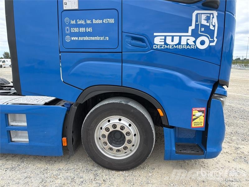 Iveco s-way 490 4x2 S/A Sleeper Truck Tractor Vlačilci