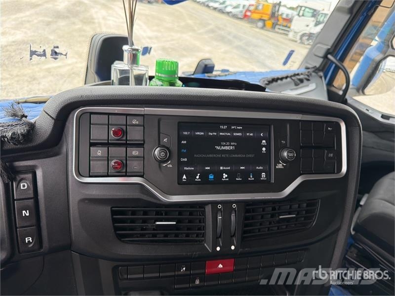 Iveco s-way 490 4x2 S/A Sleeper Truck Tractor Vlačilci