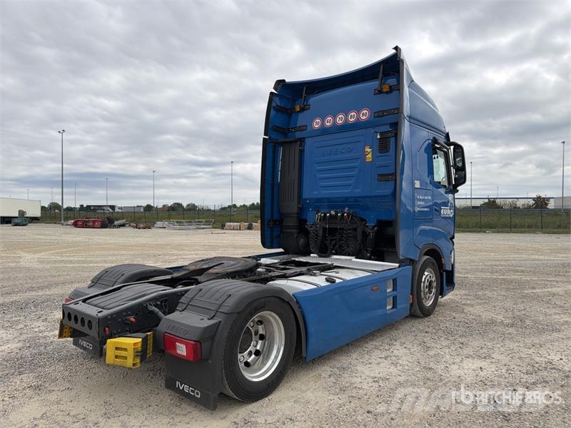 Iveco s-way 490 4x2 S/A Sleeper Truck Tractor Vlačilci