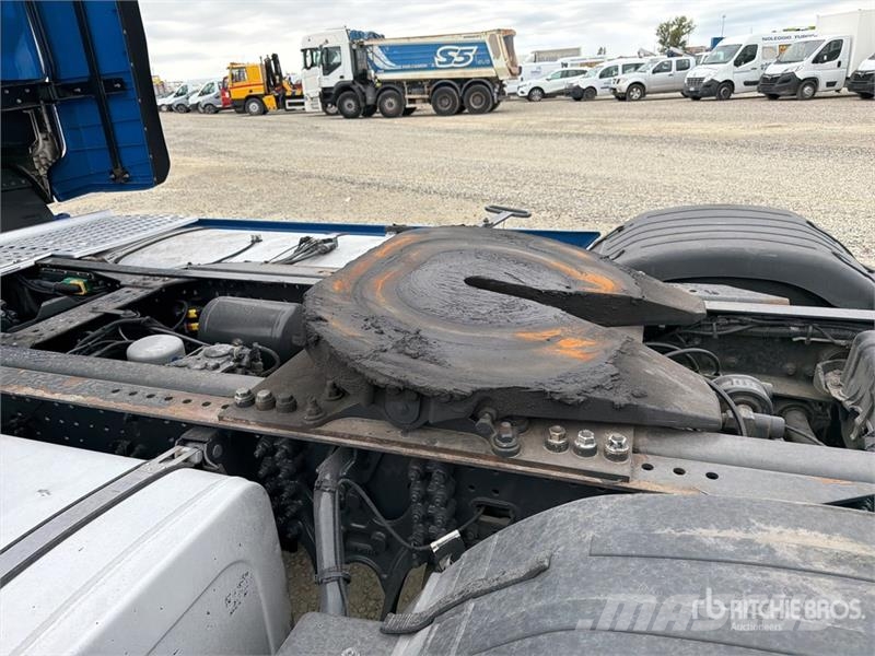 Iveco s-way 490 4x2 S/A Sleeper Truck Tractor Vlačilci