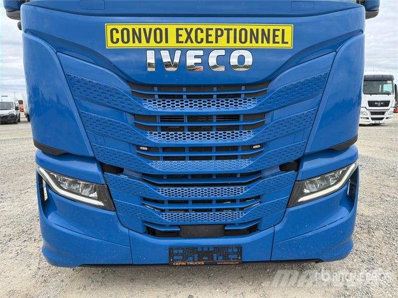 Iveco s-way 490 4x2 S/A Sleeper Truck Tractor Vlačilci