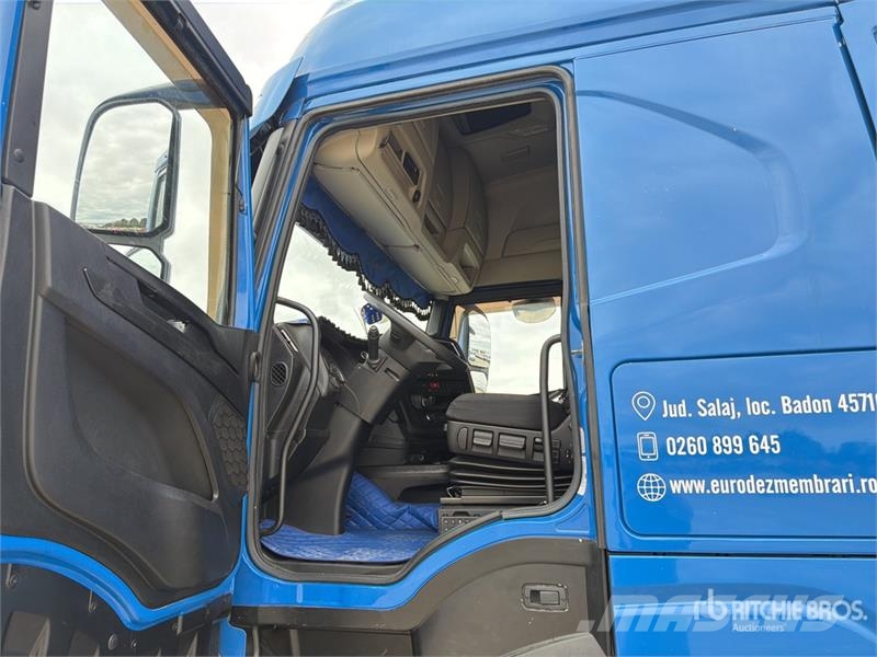 Iveco s-way 490 4x2 S/A Sleeper Truck Tractor Vlačilci