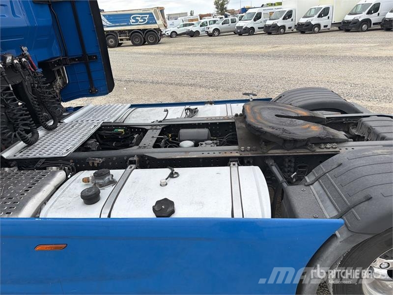 Iveco s-way 490 4x2 S/A Sleeper Truck Tractor Vlačilci
