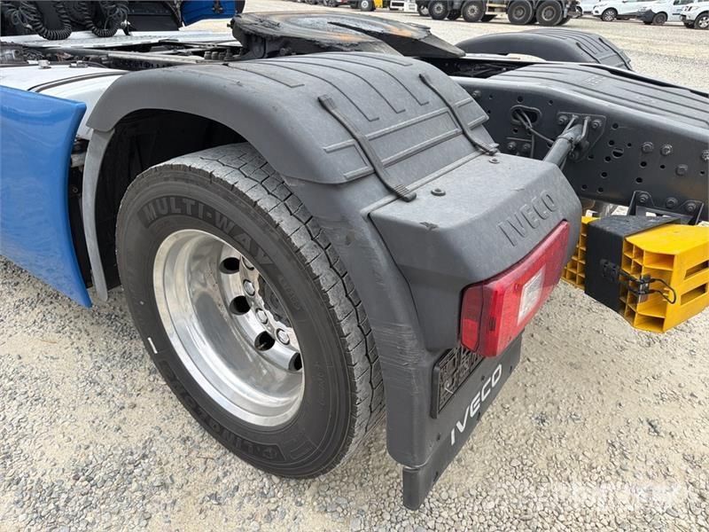 Iveco s-way 490 4x2 S/A Sleeper Truck Tractor Vlačilci