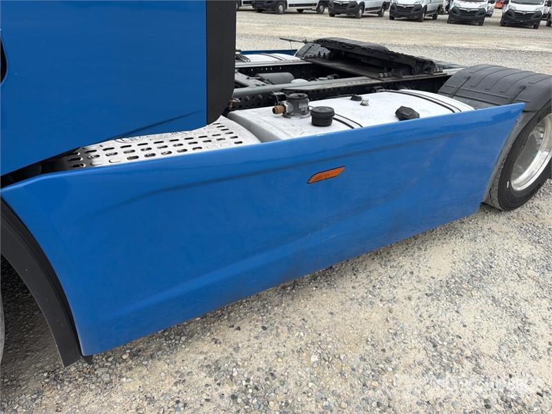 Iveco s-way 490 4x2 S/A Sleeper Truck Tractor Vlačilci