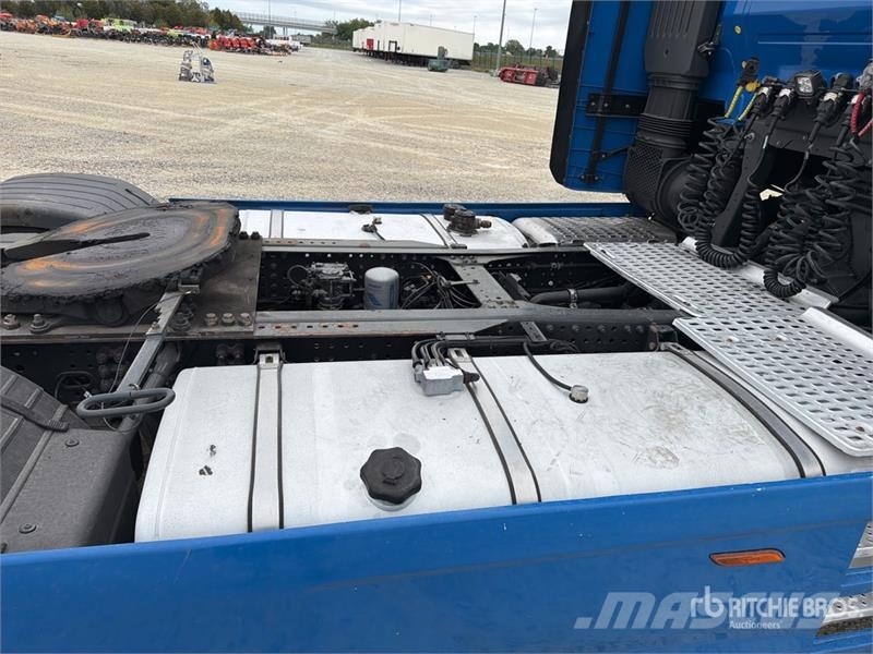Iveco s-way 490 4x2 S/A Sleeper Truck Tractor Vlačilci