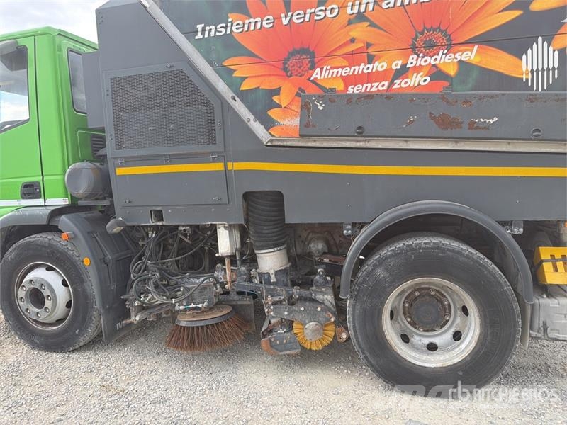 Iveco Schmidt SK650/59-1-033 on Iveco Eurocargo Sweeper Камиони за почистване