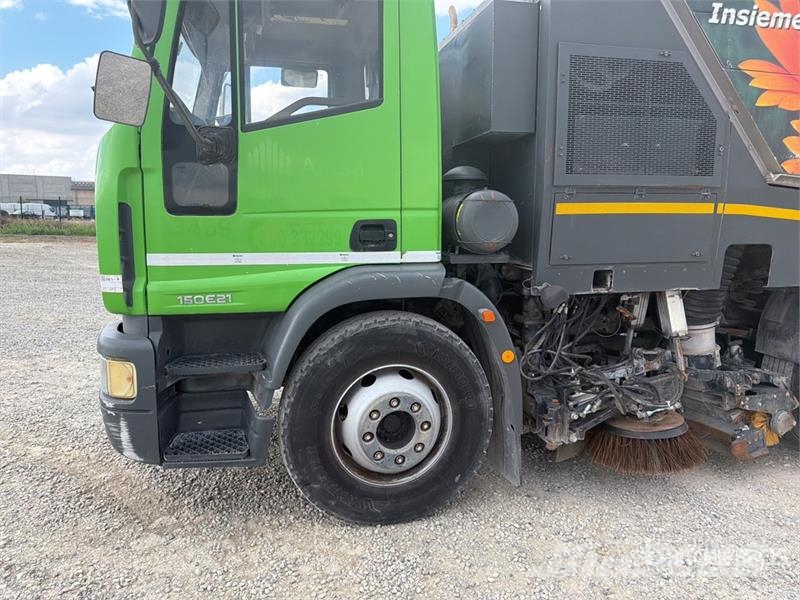 Iveco Schmidt SK650/59-1-033 on Iveco Eurocargo Sweeper Камиони за почистване