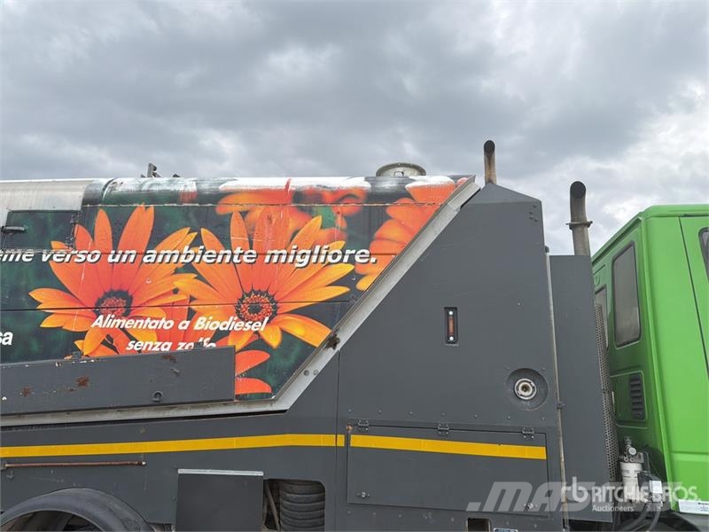 Iveco Schmidt SK650/59-1-033 on Iveco Eurocargo Sweeper Камиони за почистване