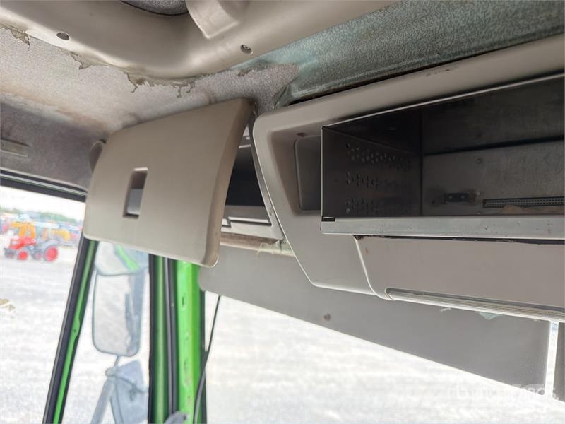 Iveco Schmidt SK650/59-1-033 on Iveco Eurocargo Sweeper Камиони за почистване