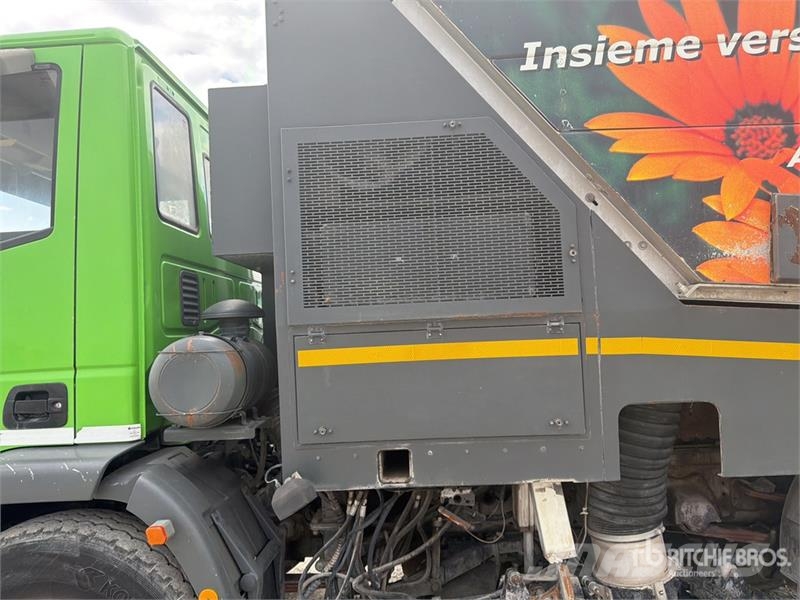 Iveco Schmidt SK650/59-1-033 on Iveco Eurocargo Sweeper Камиони за почистване