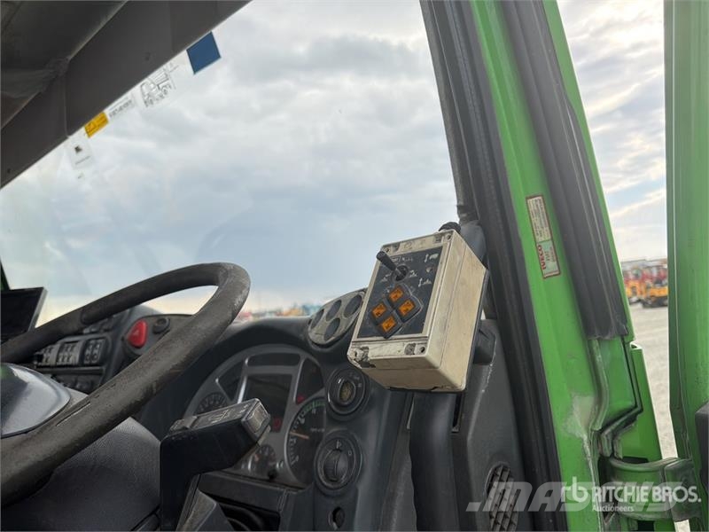 Iveco Schmidt SK650/59-1-033 on Iveco Eurocargo Sweeper Камиони за почистване