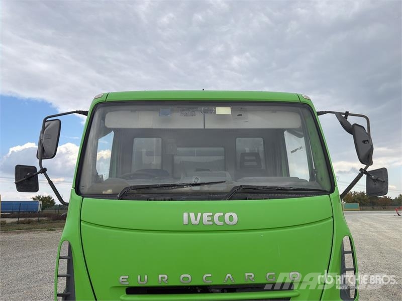Iveco Schmidt SK650/59-1-033 on Iveco Eurocargo Sweeper Камиони за почистване