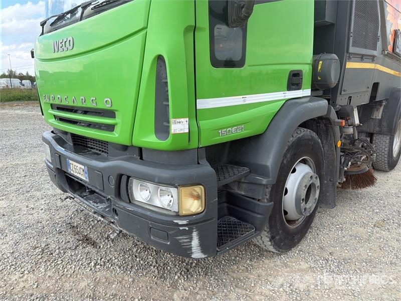 Iveco Schmidt SK650/59-1-033 on Iveco Eurocargo Sweeper Камиони за почистване