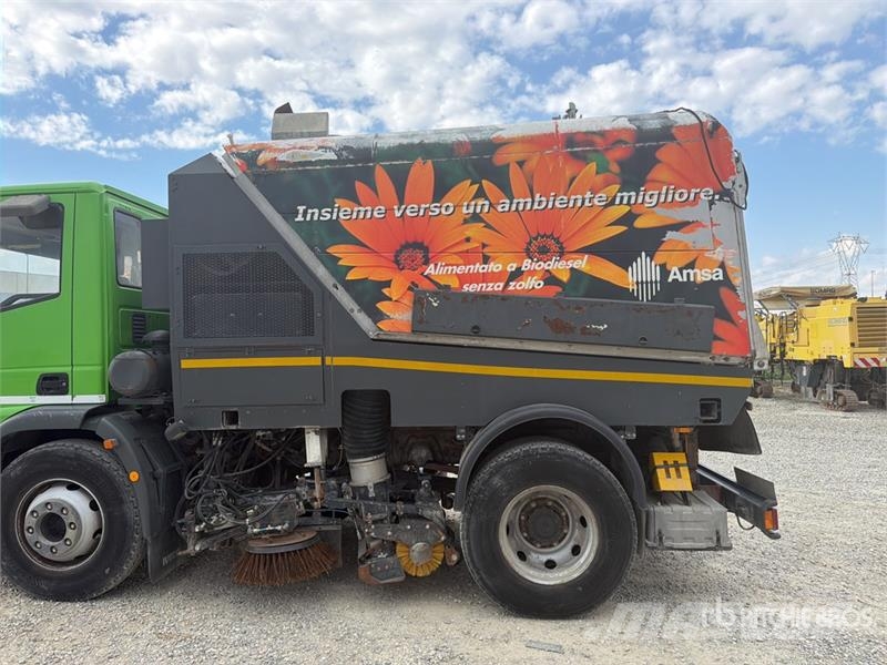 Iveco Schmidt SK650/59-1-033 on Iveco Eurocargo Sweeper Камиони за почистване