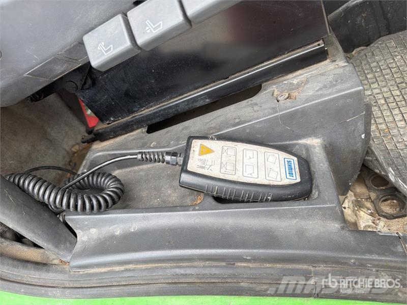 Iveco Schmidt SK650/59-1-033 on Iveco Eurocargo Sweeper Камиони за почистване