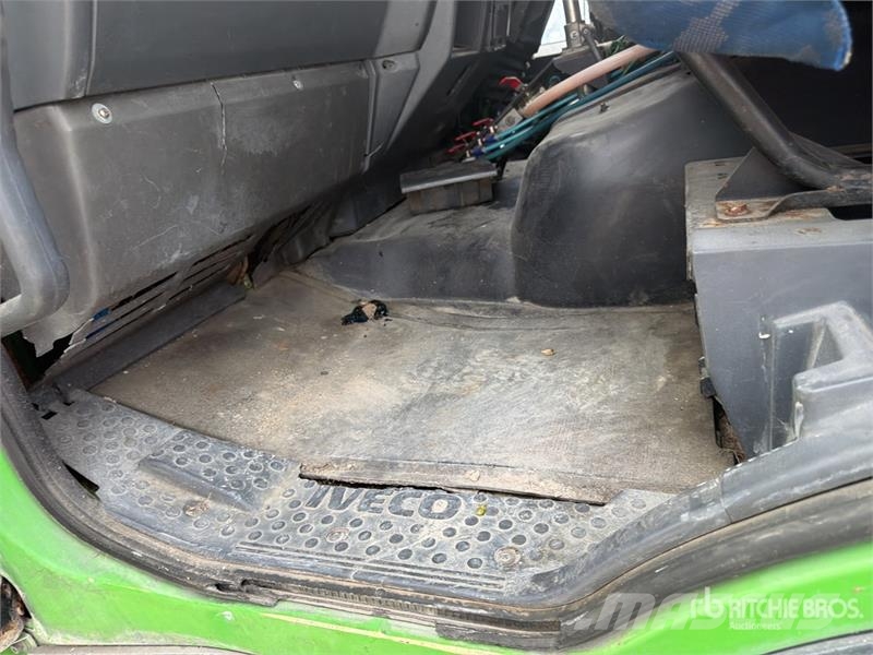 Iveco Schmidt SK650/59-1-033 on Iveco Eurocargo Sweeper Камиони за почистване