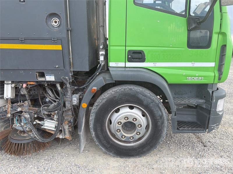 Iveco Schmidt SK650/59-1-033 on Iveco Eurocargo Sweeper Камиони за почистване