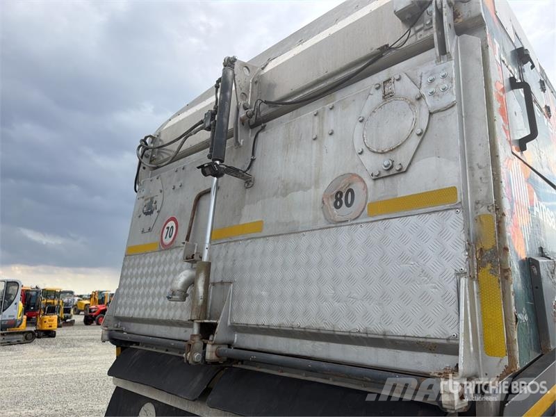 Iveco Schmidt SK650/59-1-033 on Iveco Eurocargo Sweeper Камиони за почистване