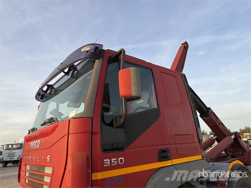 Iveco Stralis 350 8x2 Sleeper Roll-Off Truck Camion con cassone scarrabile