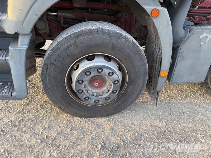 Iveco Stralis 350 8x2 Sleeper Roll-Off Truck Camion con cassone scarrabile