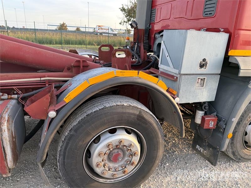 Iveco Stralis 350 8x2 Sleeper Roll-Off Truck Camion con cassone scarrabile