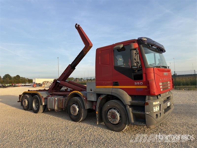 Iveco Stralis 350 8x2 Sleeper Roll-Off Truck Camion con cassone scarrabile