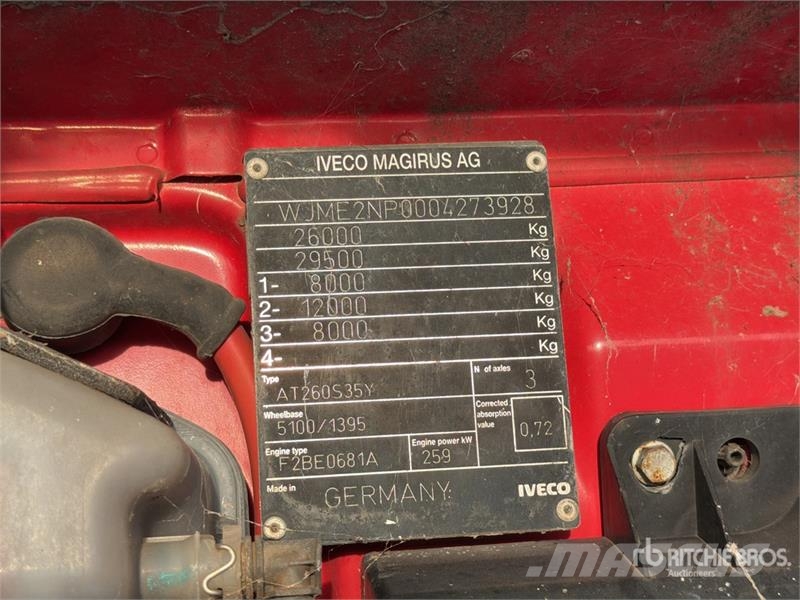 Iveco Stralis 350 8x2 Sleeper Roll-Off Truck Camion con cassone scarrabile