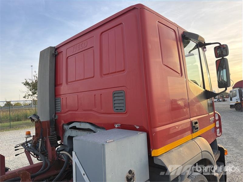 Iveco Stralis 350 8x2 Sleeper Roll-Off Truck Camion con cassone scarrabile