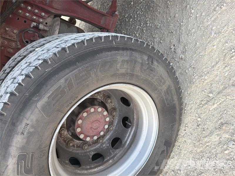 Iveco Stralis 350 8x2 Sleeper Roll-Off Truck Camion con cassone scarrabile