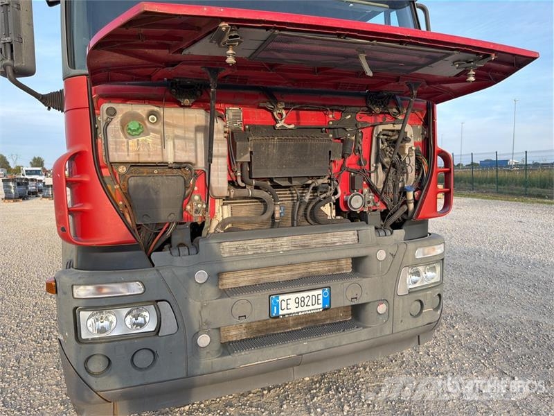 Iveco Stralis 350 8x2 Sleeper Roll-Off Truck Camion con cassone scarrabile