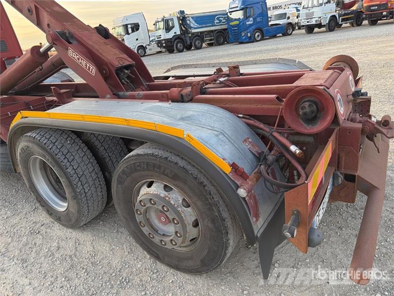 Iveco Stralis 350 8x2 Sleeper Roll-Off Truck Camion con cassone scarrabile