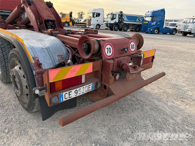 Iveco Stralis 350 8x2 Sleeper Roll-Off Truck Camion con cassone scarrabile