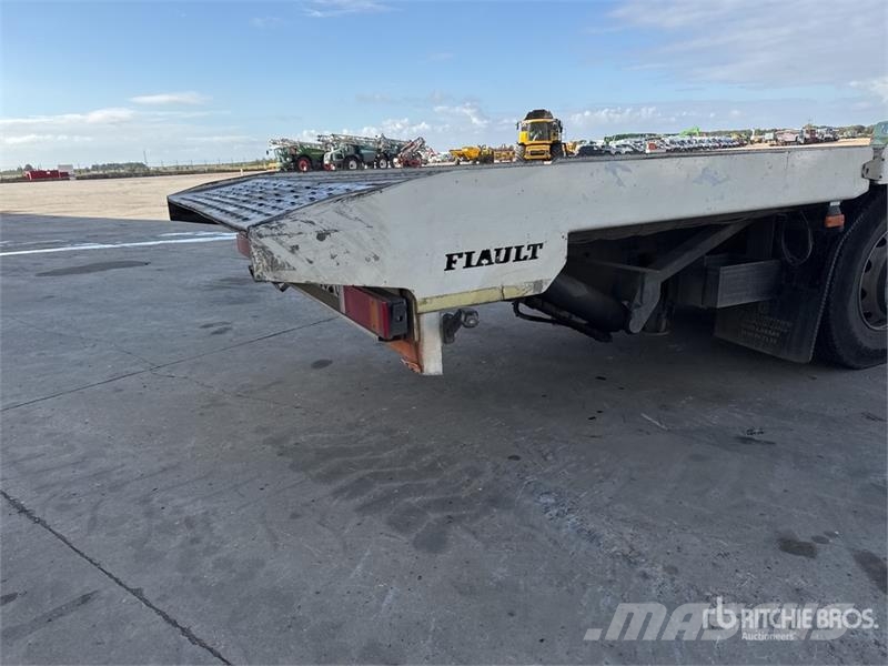 Iveco Stralis 360 EEV 8x2 Camion Plateau Flatbed Truck Platformos/ Pakrovimas iš šono