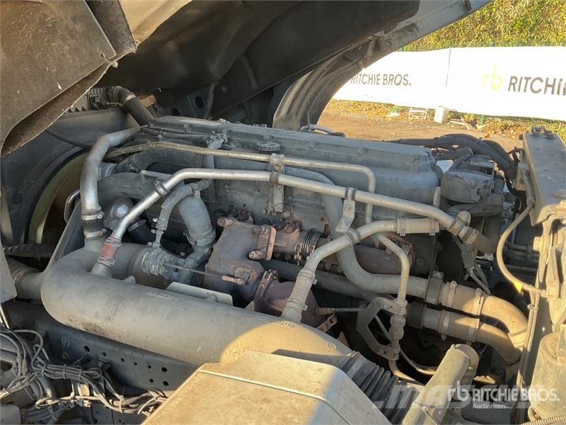 Iveco Stralis 460 LNG 6x2 Tri/A Sleeper Truck Tractor 牵引车