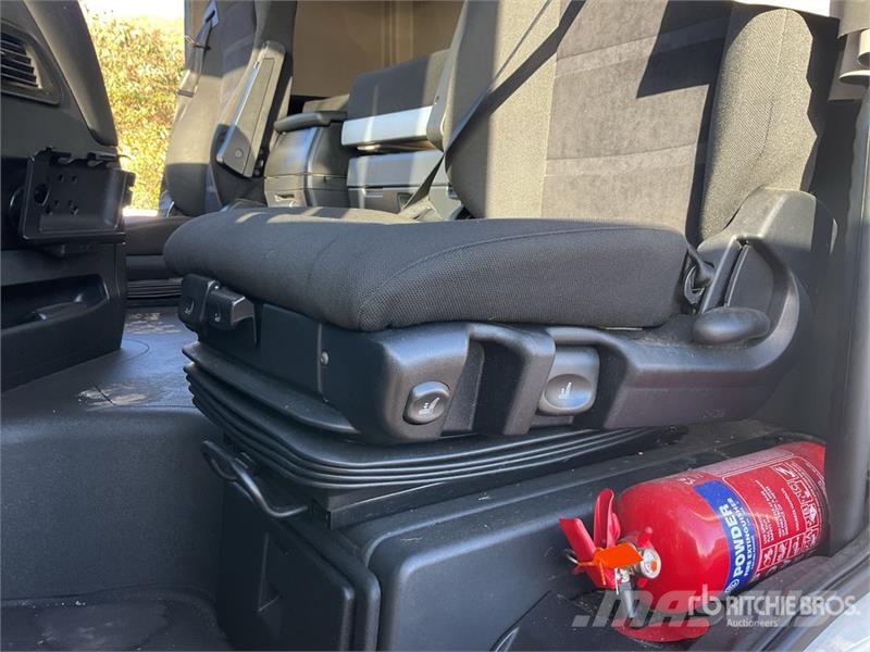 Iveco Stralis 460 LNG 6x2 Tri/A Sleeper Truck Tractor 牵引车