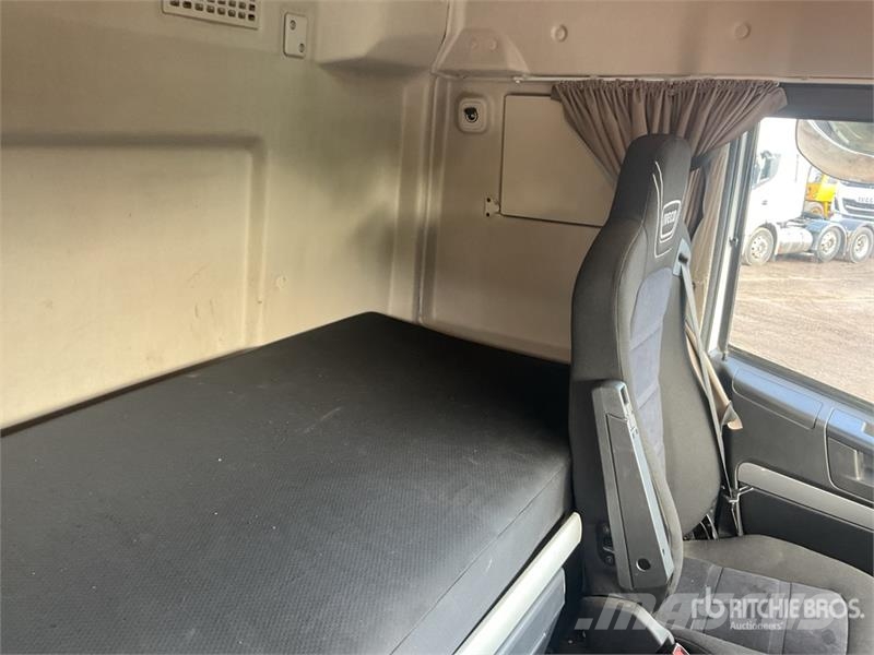Iveco Stralis 460 LNG 6x2 Tri/A Sleeper Truck Tractor Влекачи