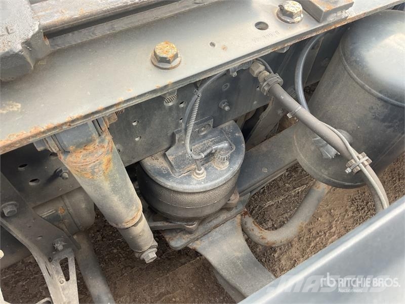 Iveco Stralis 460 LNG 6x2 Tri/A Sleeper Truck Tractor 牵引车