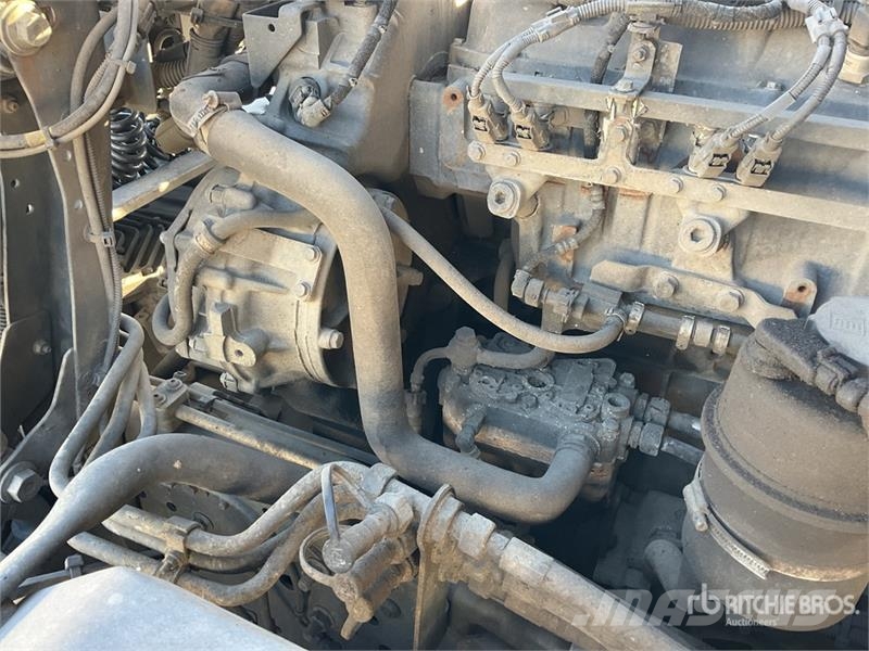 Iveco Stralis 460 LNG 6x2 Tri/A Sleeper Truck Tractor 牵引车