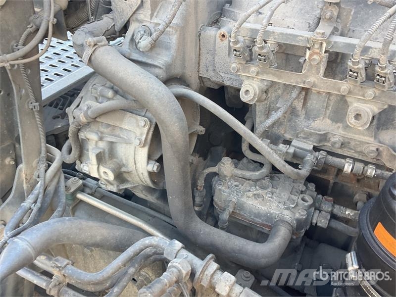 Iveco Stralis 460 LNG 6x2 Tri/A Sleeper Truck Tractor Влекачи