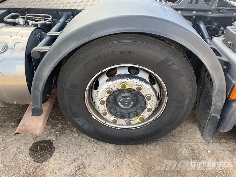 Iveco Stralis 460 LNG 6x2 Tri/A Sleeper Truck Tractor Влекачи
