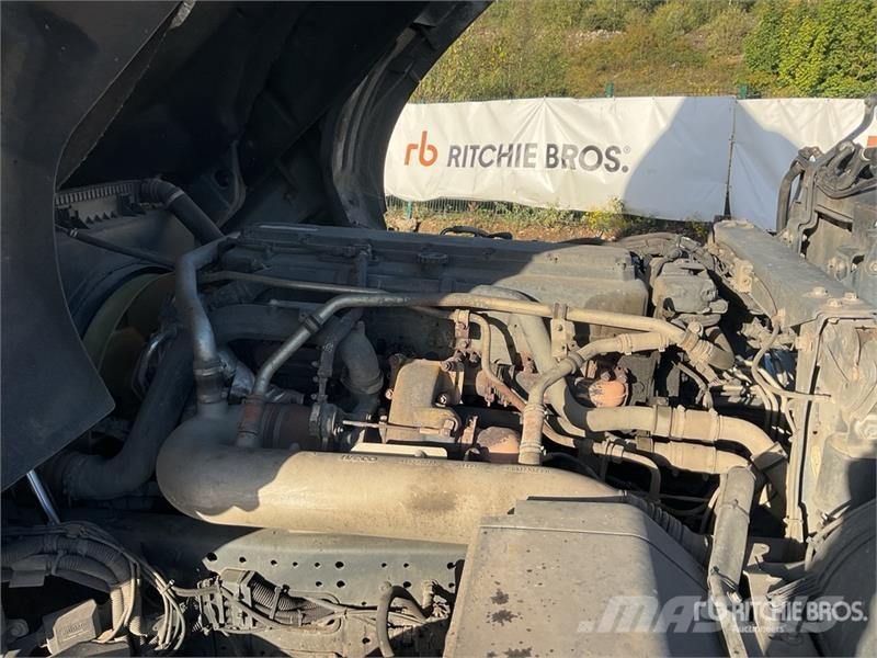 Iveco Stralis 460 LNG 6x2 Tri/A Sleeper Truck Tractor 牵引车