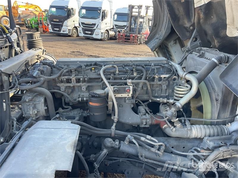Iveco Stralis 460 LNG 6x2 Tri/A Sleeper Truck Tractor 牵引车
